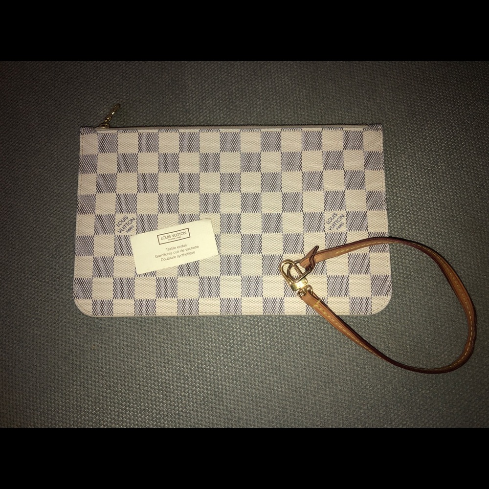 100% Authentic Louis Vuitton Wristlet / Pouch